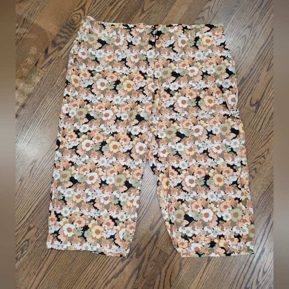 Floral wide leg crops